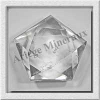 CRISTAL de ROCHE - PENTAGRAMME - 51x51x23 mm - 89 grammes - M001